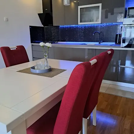 Nikol Apartman Peracko Blato