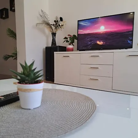 Apartamento Nikol Apartman