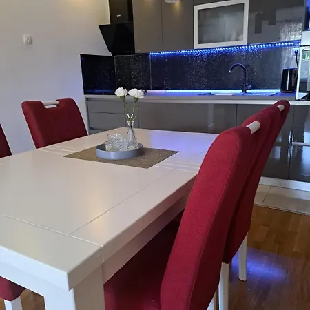 Nikol Apartman Apartamento *