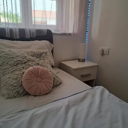 Nikol Apartman アパート Peračko Blato