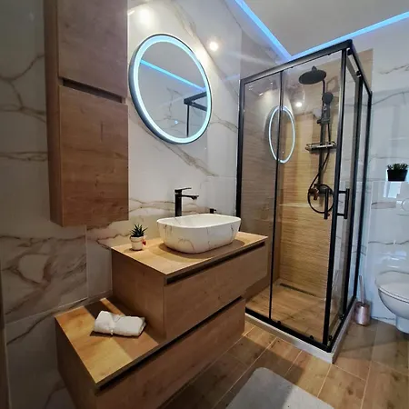 Nikol Apartman Apartamento Peracko Blato